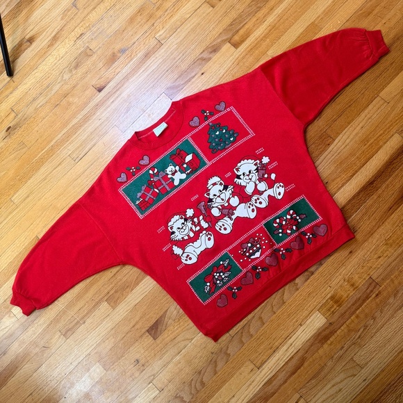 Adorable Vintage Red Christmas Cats & Presents Sweatshirt - Picture 3 of 7